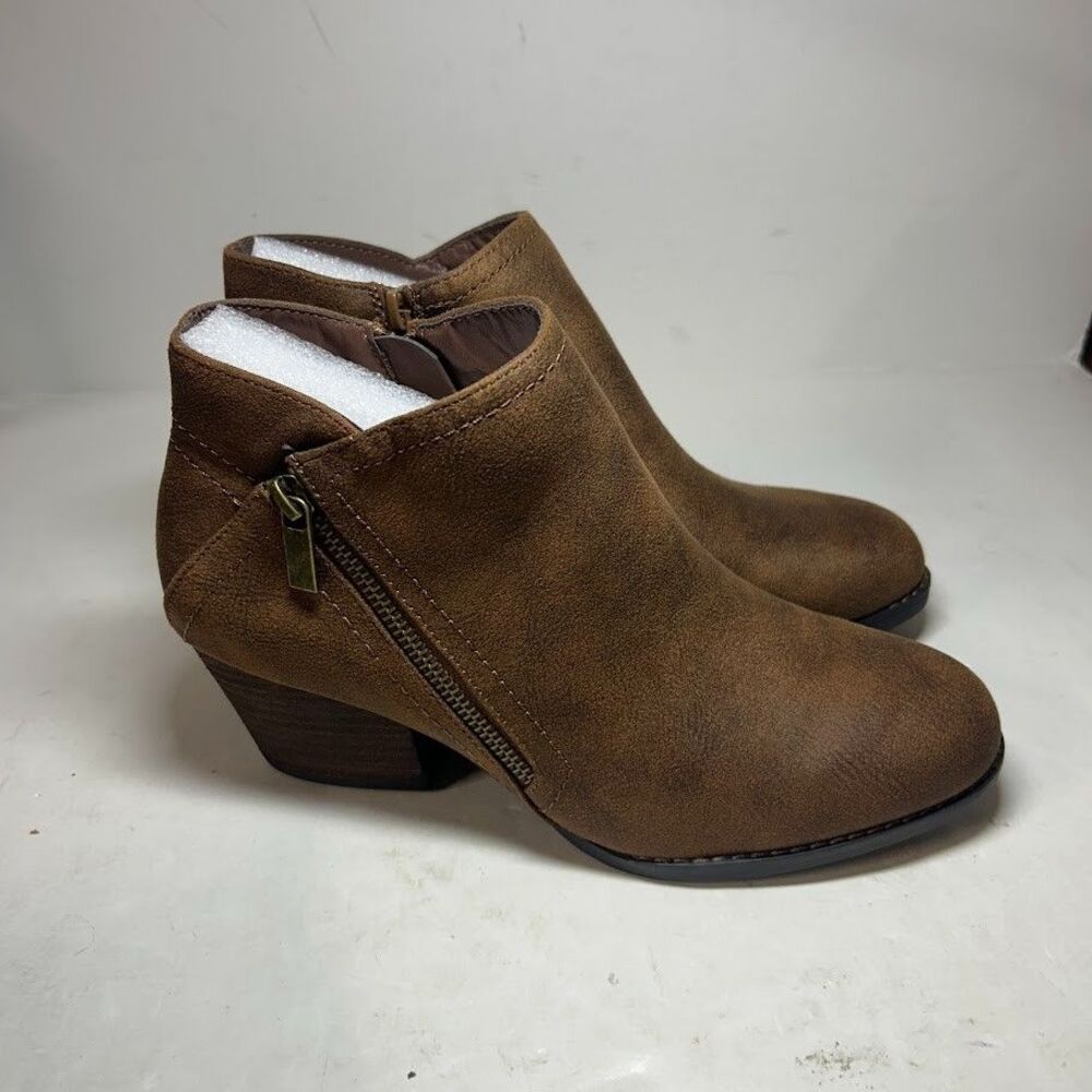 Bella Vita Womens 8 M Tan Bobbi Zip Up Block Heel Ankle Booties NIB IW4